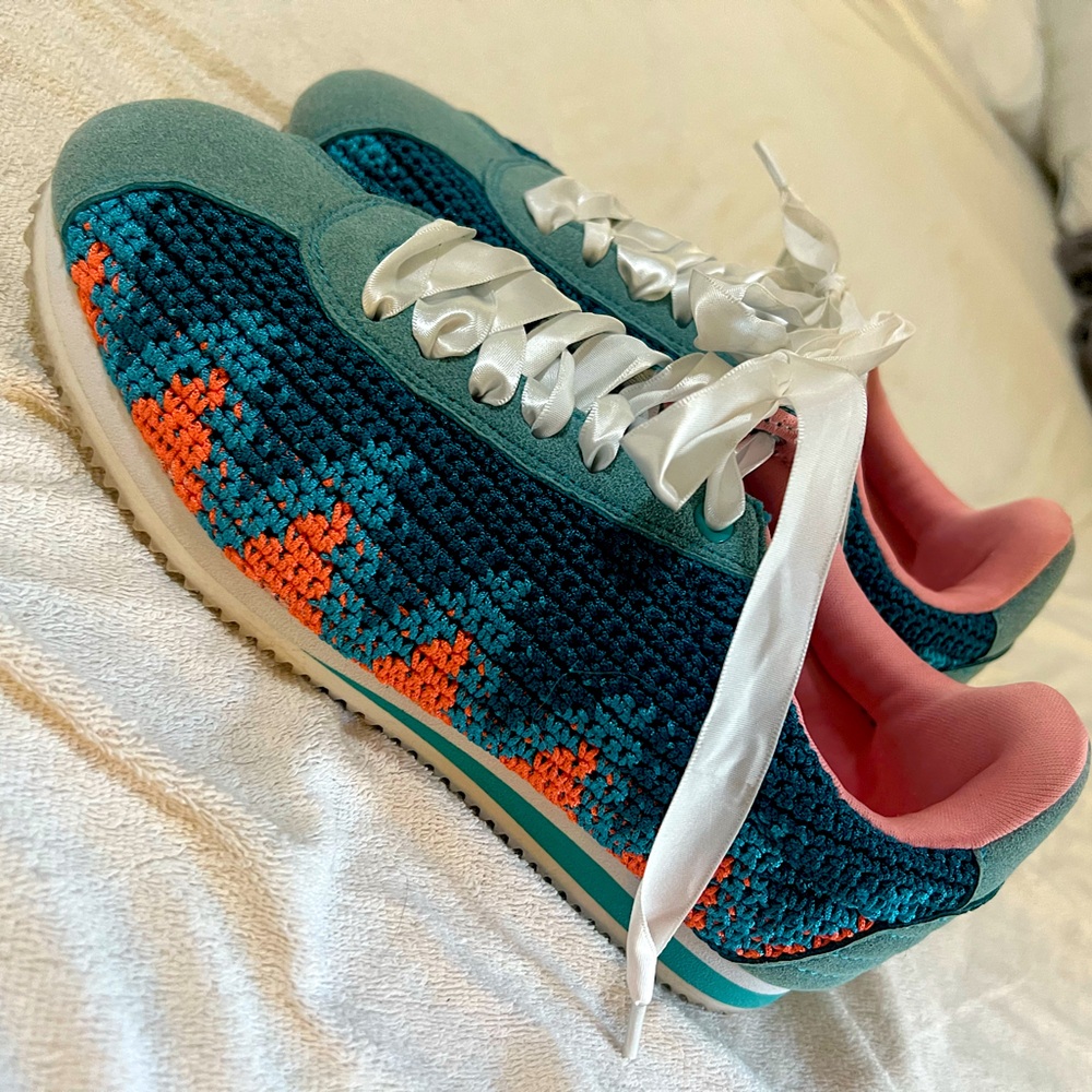 Poppy Hand-Crochet Sneakers Shoes Running Style Lace-Up  Woman’s 7
